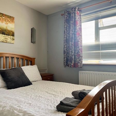 Ifield Lopez Home Crawley מראה חיצוני תמונה