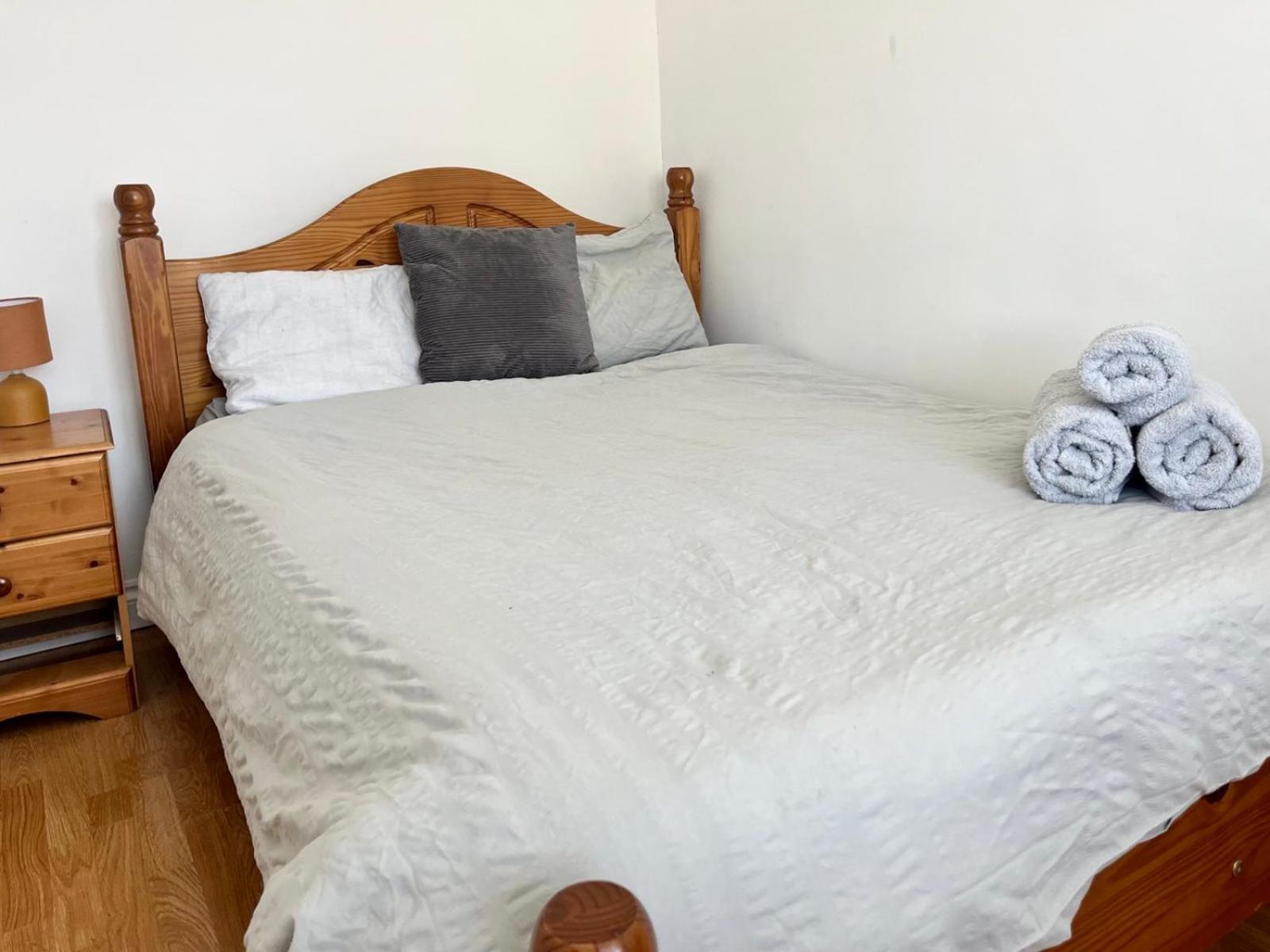 Ifield Lopez Home Crawley מראה חיצוני תמונה